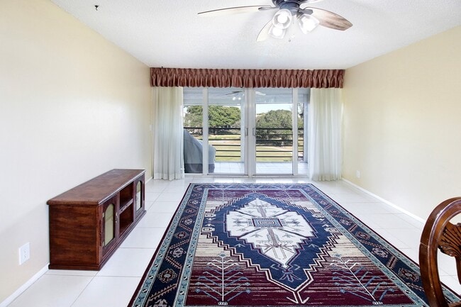4 - 9441 Evergreen Pl Unit 404