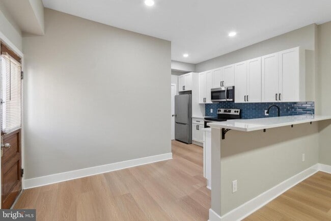 Photo - 417 W Elm St Unit 1