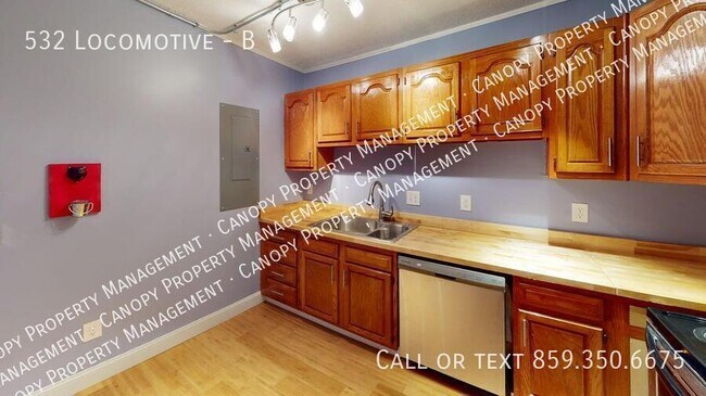 Photo - 532 Locomotive-B Unidad B