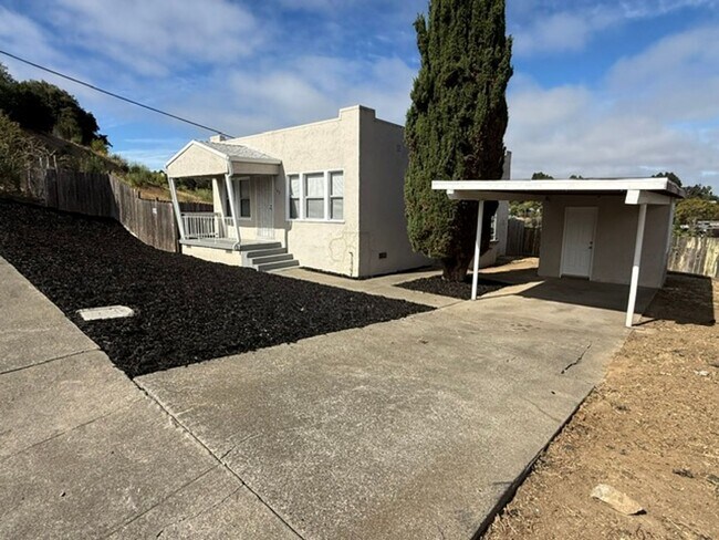 Photo - 143 Ladera Dr