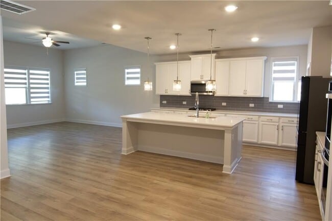 Photo - 2472 Knob Crk Rd