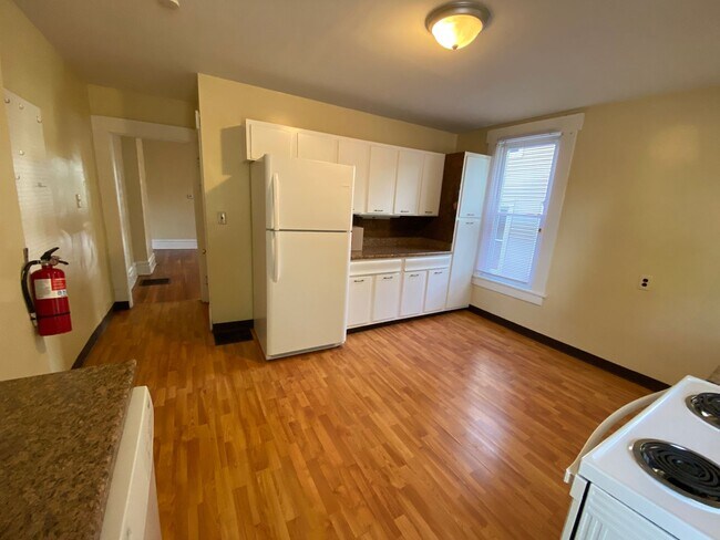 Photo - W Maynard Ave 50-52 RGI Unit 52