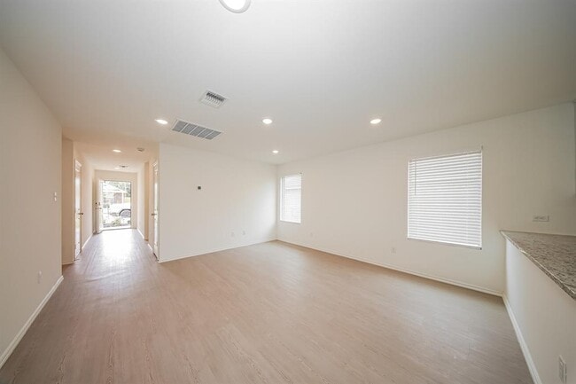 Photo - 3704 Palmetto Blf Dr