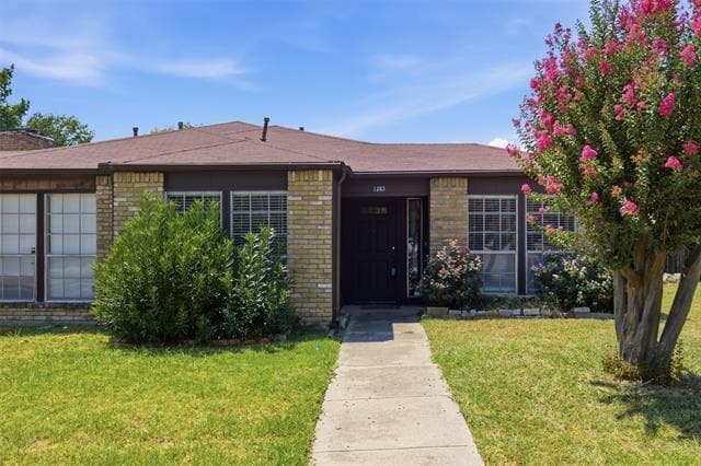 Photo - 1203 Custer Rd
