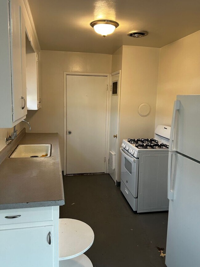 Photo - Blake - NCLT Unit 1346