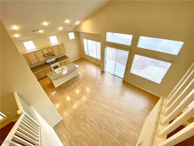 Photo - 290 Tayman Park Ave