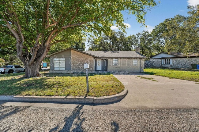 Building Photo - 936 N Las Vegas Trail