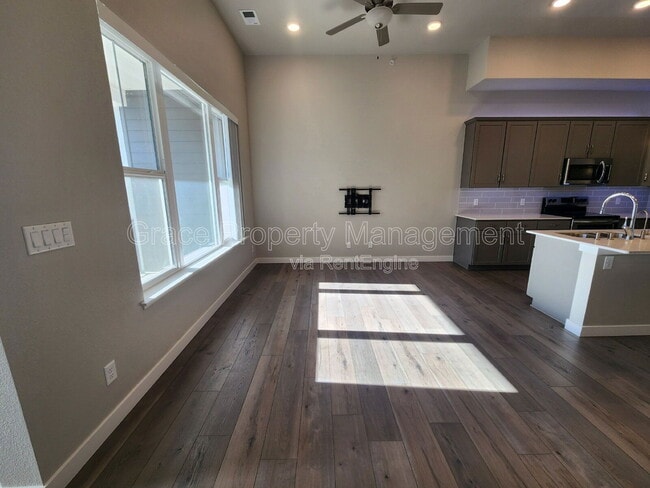 Photo - 350 High Point Dr Unidad C205