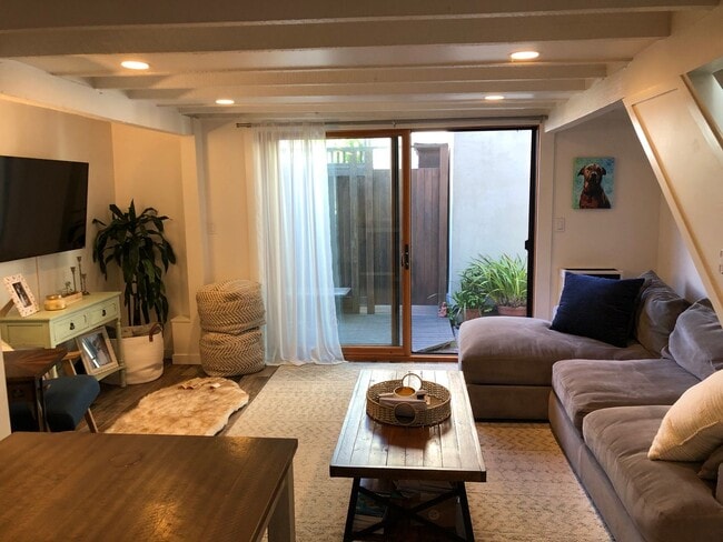 Building Photo - 2843-2845 Clay Street Unit 2843-2