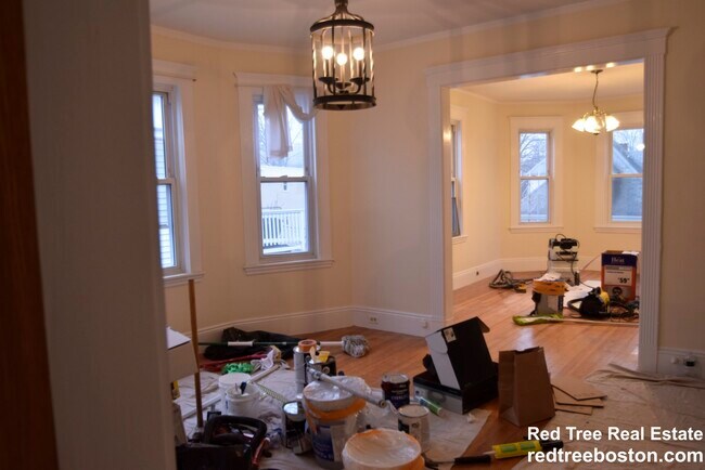 Photo - 39 Montfern Ave Unit 3