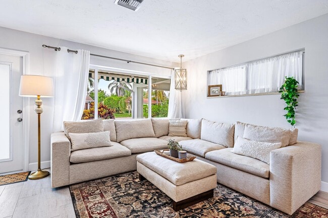 Photo - 1869 Circle Dr