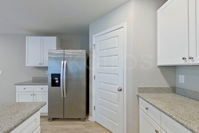 Photo - 357 Monarch Ln