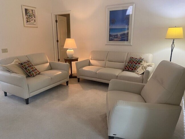 Photo - 13175 Regent Cir