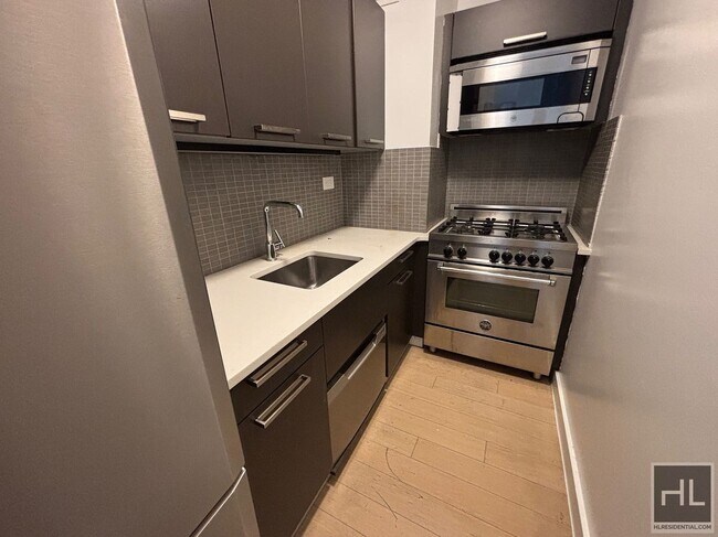 Building Photo - East 39th Street Unit 6G Rental