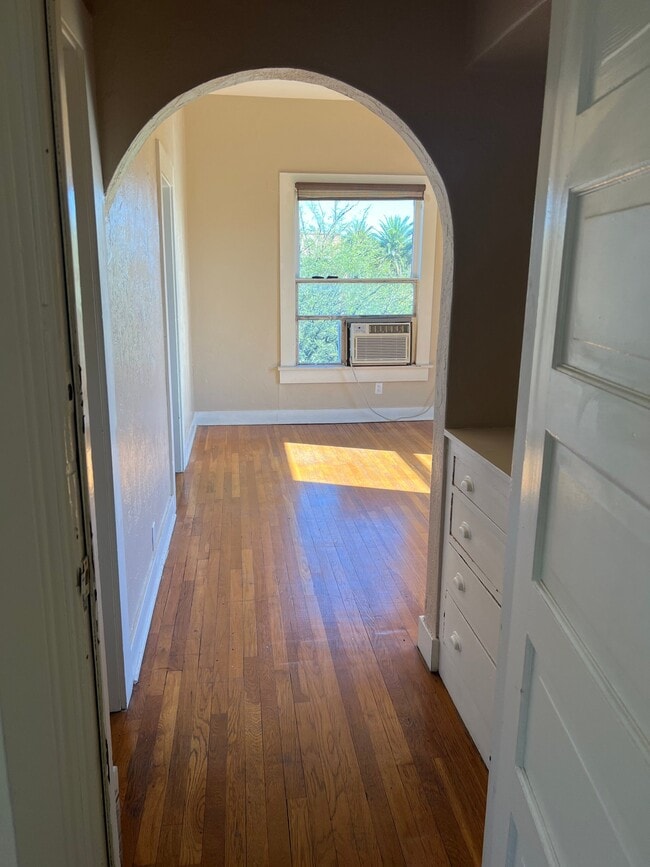 Photo - 150 E 16th St Unit 9