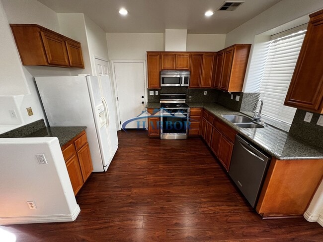 Photo - For Lease: 3 Bed, 2.5 Bath in Gated Parksi...