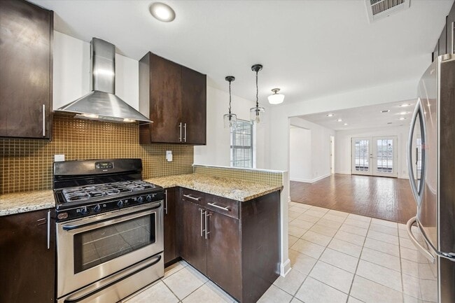 Photo - 3104 Fontana Dr