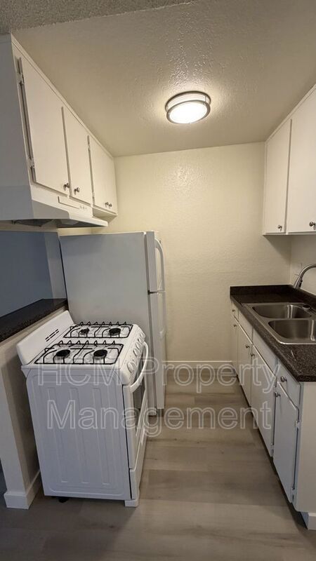Photo - 11450 Calvert St