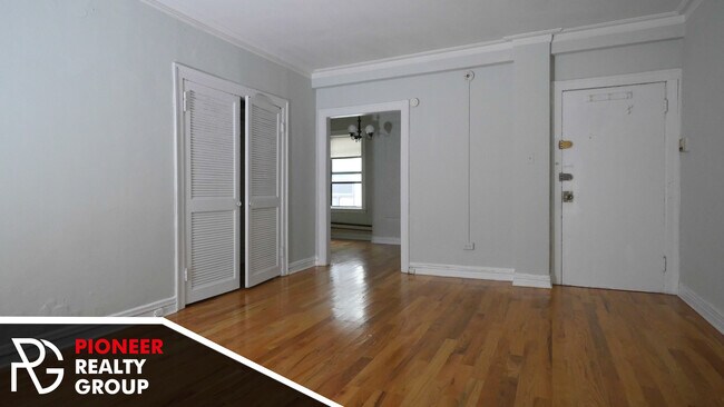 Photo - 1350 N Dearborn St