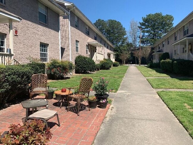 Photo - Peachtree Hills Court, 2-bedroom Atlanta a...