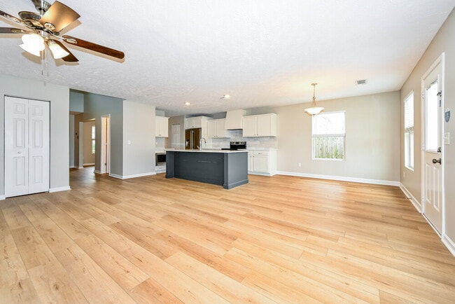 Photo - 711 Elderberry Way