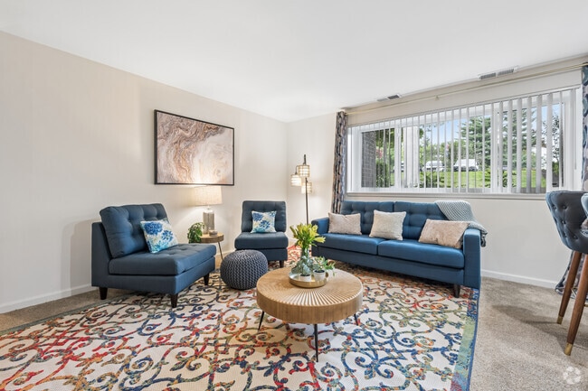 2BR, 1BA - 879SF - Living Room