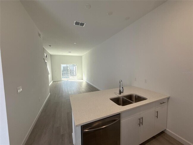 Photo - 399 Famagusta Dr