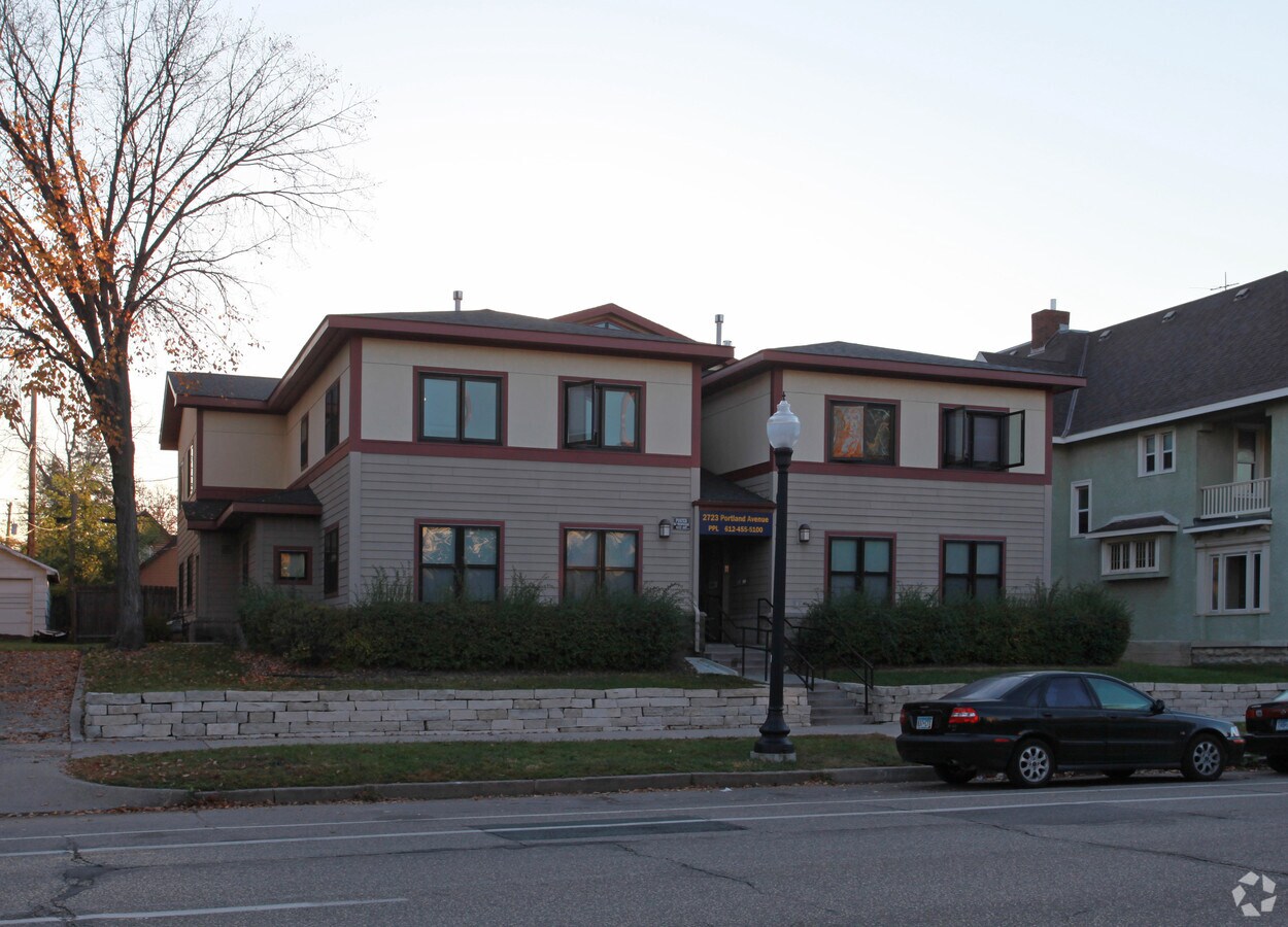 Photo - 2723 Portland Ave S