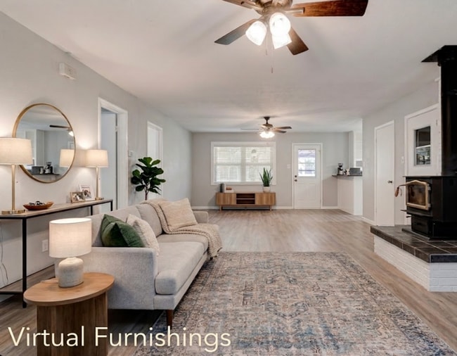 Photo - AVAILABLE END OF MAY! APPLY ON OUR WEBSITE!!