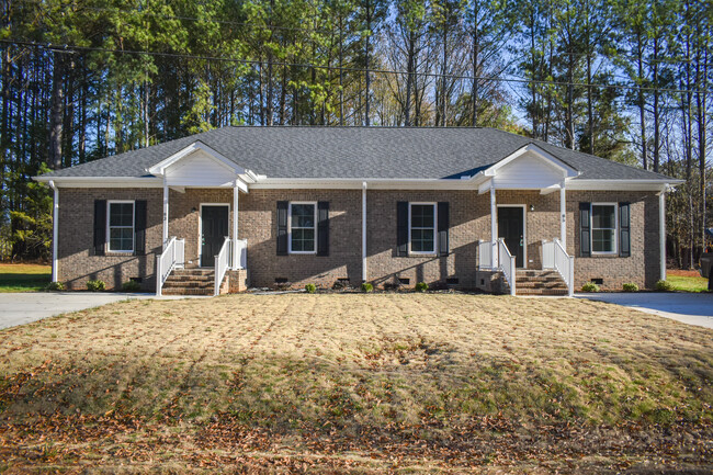 Building Photo - 83 Cunningham Rd Unit 85 Rental