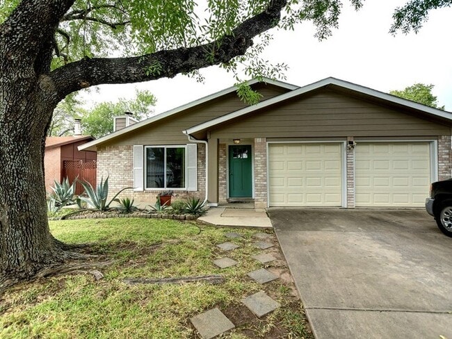 Building Photo - 11108 Applewood Dr