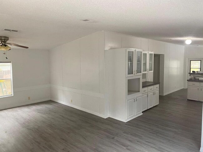 Building Photo - 4042 Court St