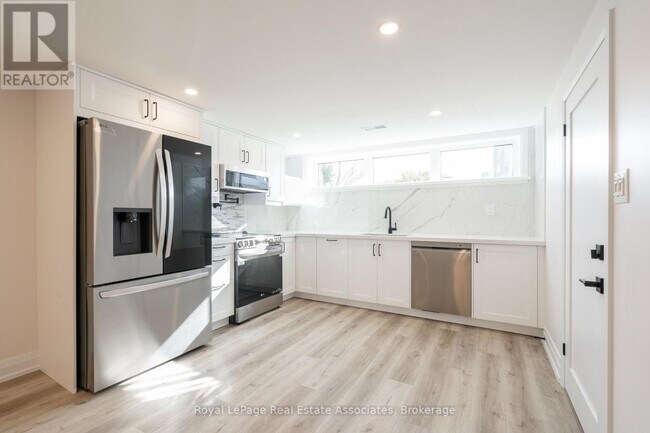 Photo - 259 Fernwood Crescent