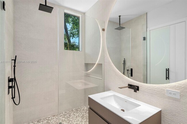 Building Photo - 12500 SW 64th Ave