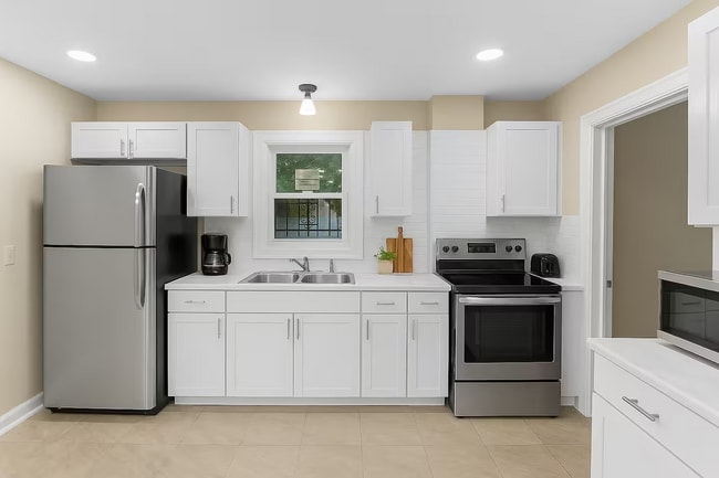 Photo - 532 W Ravenwood Ave