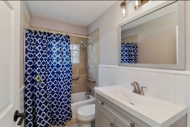 Photo - 1302 Hovey Ave