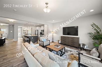 Photo - 2052 Finchley St