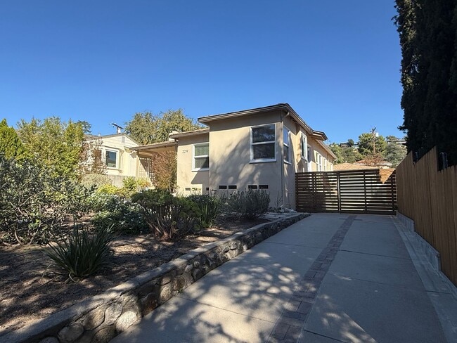 Photo - Amazing 3 Bedroom Montrose Home!