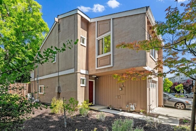Photo - 612 Sierra Vista Ave Townhome