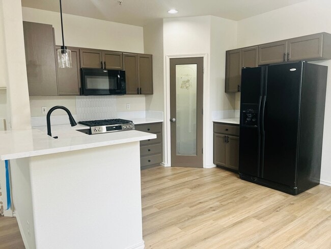 Photo - Wilsonville Villebois Community Offers Spacious End Unit Town Home