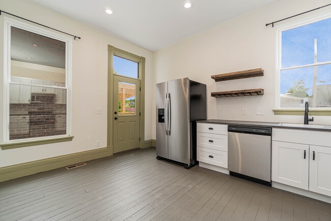 Photo - 1563 Holman St Unit #1