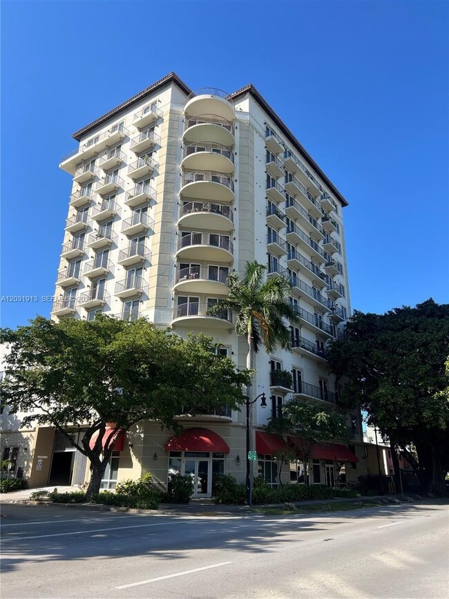 Building Photo - 2701 SW 3rd Ave Unit 302