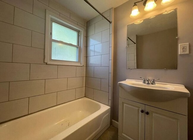 Photo - 3 bedroom house! WON'T LAST!