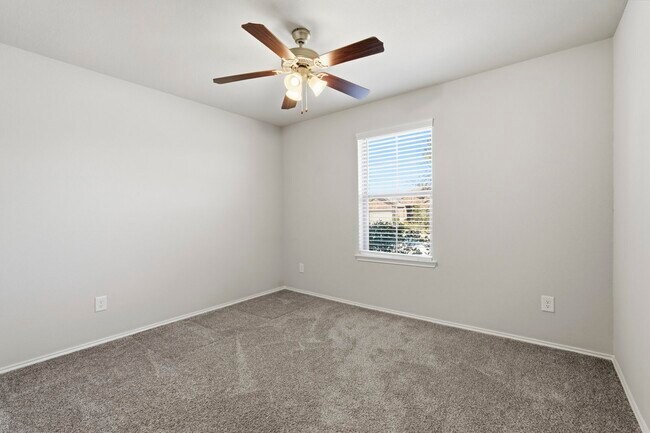 Photo - 3935 Country Club Dr