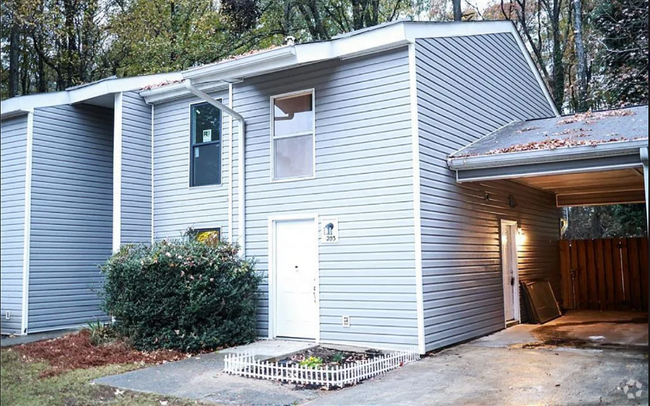 Building Photo - 203 Governors Dr Rental