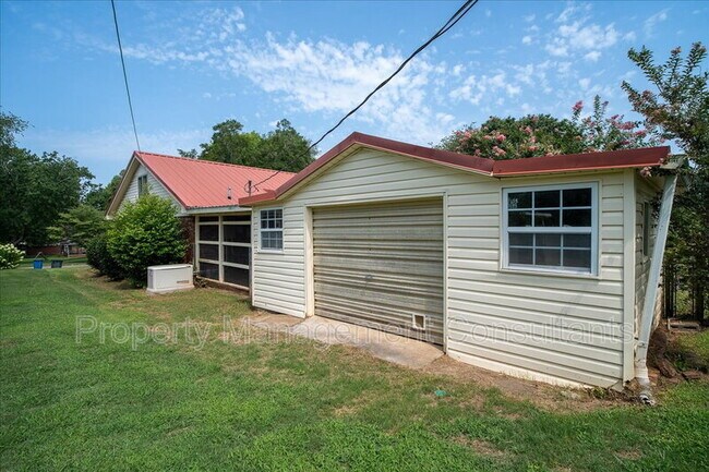 Photo - 2524 Chickasaw Dr