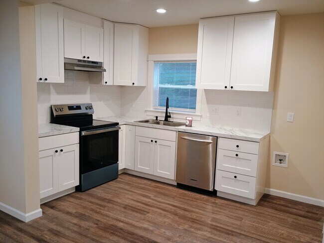 Photo - 642 Weed Ave