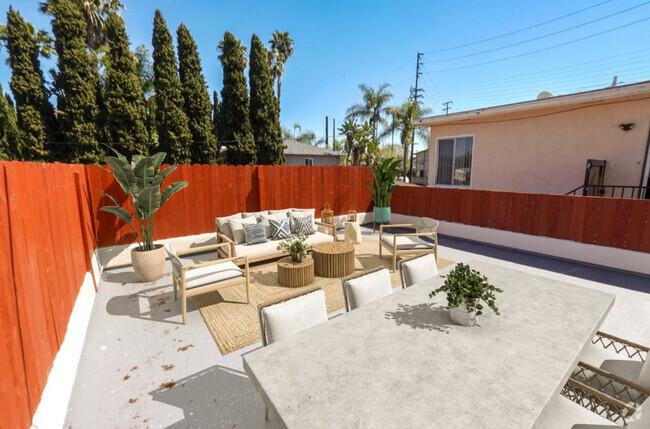 Building Photo - 10977 National Blvd Unit 2 Rental