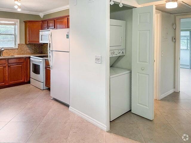 Building Photo - 144 Canterbury E Unit F Rental