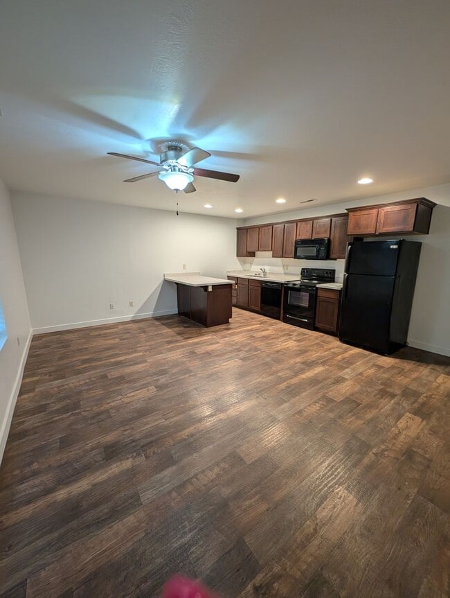 Photo - January Rent Free! 3 Bed 2 Bath Townhouse for Rent!